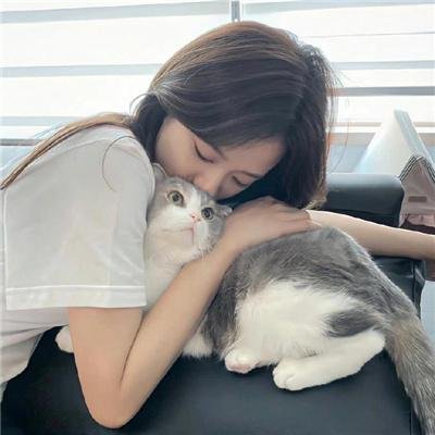 她不知道那些鸟的名字